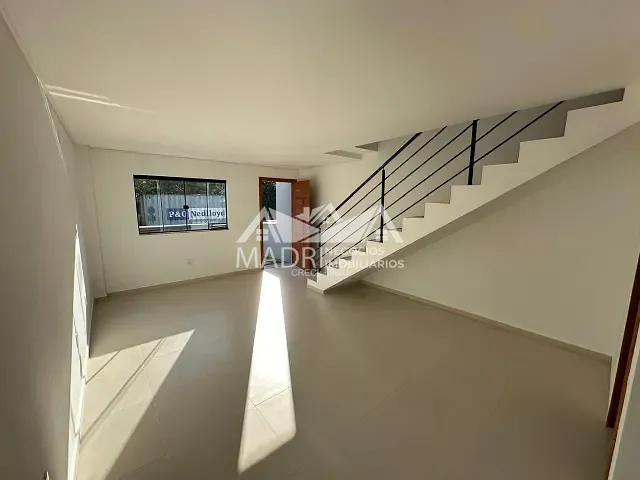 Sobrado 3 quartos e 3 banheiros, à venda, no bairro Forquilhas em São José