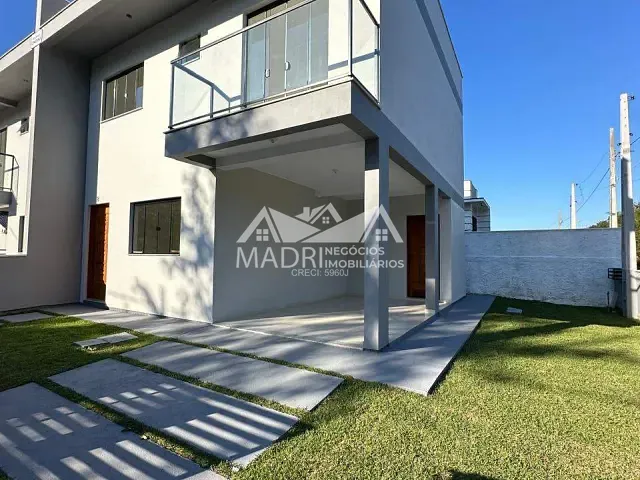 Sobrado 3 quartos e 3 banheiros, à venda, no bairro Forquilhas em São José