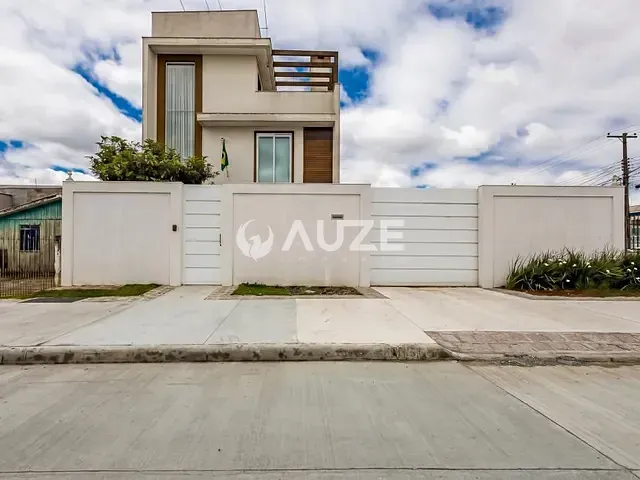 Sobrado com 212m² 3 quartos e 4 banheiros, à venda, no bairro Hauer em Curitiba