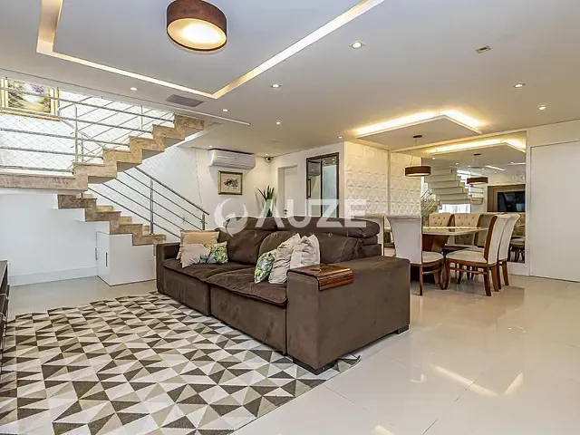 Sobrado com 212m² 3 quartos e 4 banheiros, à venda, no bairro Hauer em Curitiba