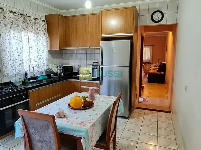 Sobrado com 140m² 3 quartos e 3 banheiros, à venda, no bairro Jardim das Industrias em São José dos Campos