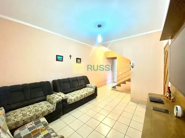 Sobrado com 140m² 3 quartos e 3 banheiros, à venda, no bairro Jardim das Industrias em São José dos Campos