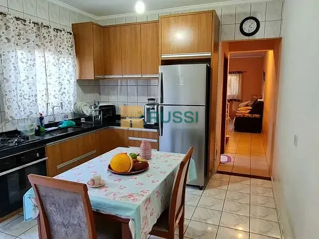 Sobrado com 140m² 3 quartos e 3 banheiros, à venda, no bairro Jardim das Industrias em São José dos Campos