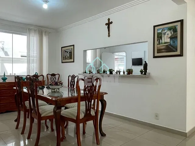 Sobrado com 378m² 5 quartos e 6 banheiros, à venda, no bairro Jardim Santa Clara em Taubaté