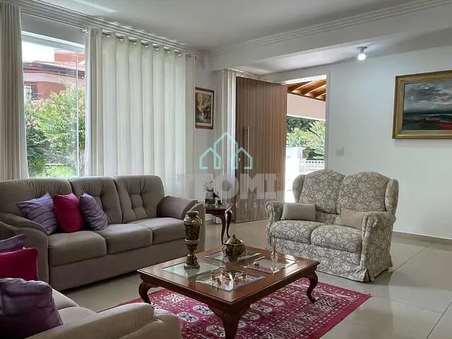 Sobrado com 378m² 5 quartos e 6 banheiros, à venda, no bairro Jardim Santa Clara em Taubaté