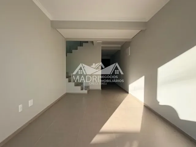 Sobrado com 150m² 2 quartos e 3 banheiros, à venda, no bairro São Sebastião em Palhoça