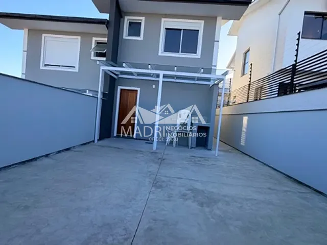 Sobrado com 150m² 2 quartos e 3 banheiros, à venda, no bairro São Sebastião em Palhoça