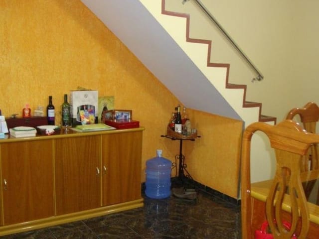 Sobrado com 219m² 4 quartos e 3 banheiros, à venda, no bairro Jardim D Abril em Osasco