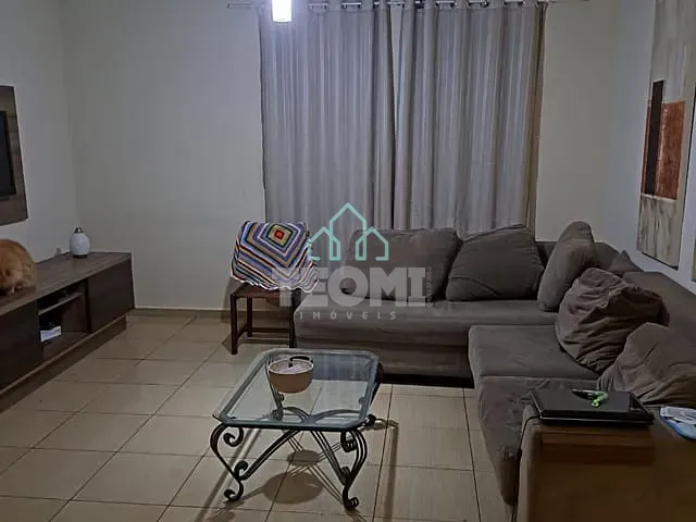 Sobrado com 150m² 4 quartos e 2 banheiros, à venda, no bairro Parque Residencial Bom Conselho em Taubaté