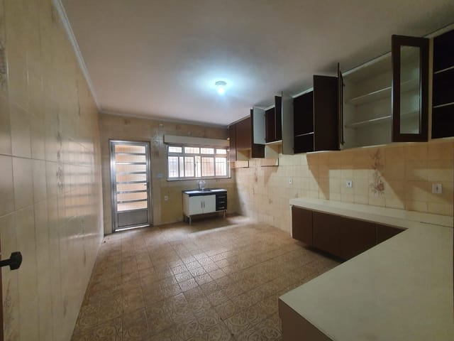 Foto do Sobrado - ✨ Potencial e Localização que Encantam — Sobrado de 121m², 3 Dormitórios, 1 Vaga, à 900m da Estação Carrão 📍🚆 | Organização Imobiliária Açores