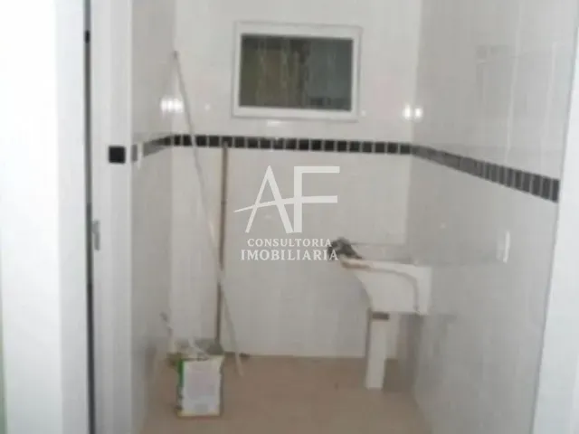 Sobrado com 250m² 3 quartos e 3 banheiros, à venda, no bairro Jardim Hípica Pinheiro em Taubaté