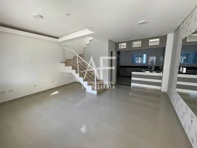 Sobrado com 119m² 3 quartos e 2 banheiros, à venda, no bairro Vila Areao em Taubaté
