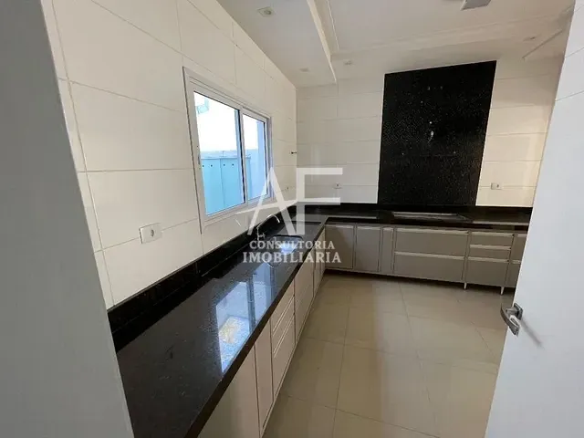 Sobrado com 119m² 3 quartos e 2 banheiros, à venda, no bairro Vila Areao em Taubaté