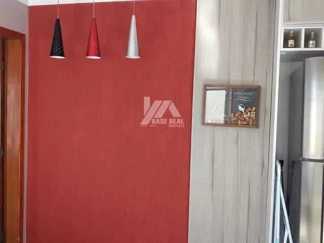 Sobrado 2 quartos e 1 banheiro, à venda, no bairro Uvaranas em Ponta Grossa