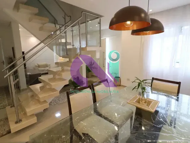 Sobrado com 170m² 4 quartos e 4 banheiros, à venda, no bairro Jardim das Flores em Osasco