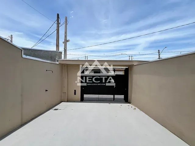 Sobrado com 132m² 3 quartos e 2 banheiros, à venda, no bairro Golfinhos em Caraguatatuba