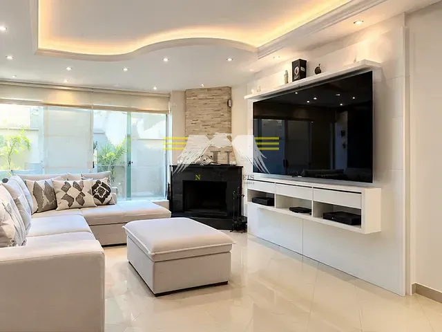 Sobrado com 233m² 3 quartos e 6 banheiros, à venda, no bairro Vila Regente Feijó em São Paulo