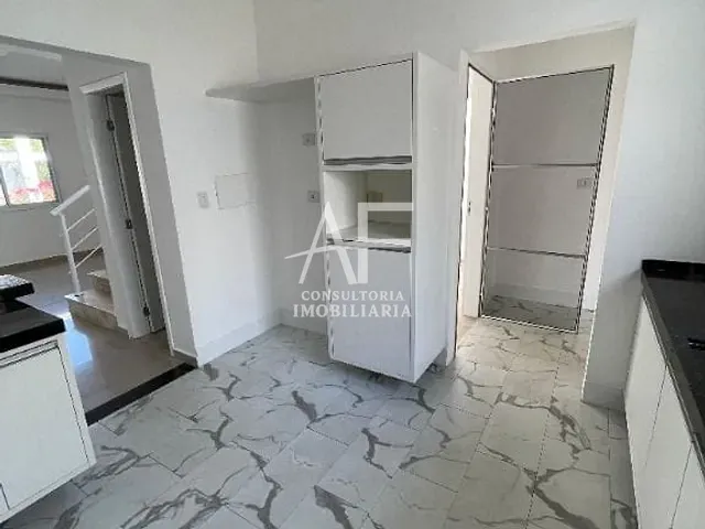 Sobrado com 119m² 4 quartos e 2 banheiros, à venda, no bairro Vila Areao em Taubaté