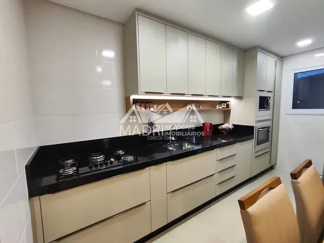 Sobrado com 189m² 3 quartos e 1 banheiro, à venda, no bairro Potecas em São José