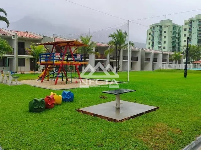 Sobrado com 90m² 2 quartos e 1 banheiro, à venda, no bairro Martim de Sá em Caraguatatuba