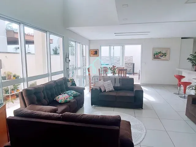 Sobrado com 300m² 3 quartos e 2 banheiros, à venda ou para alugar, no bairro Residencial Novo Horizonte em Taubaté