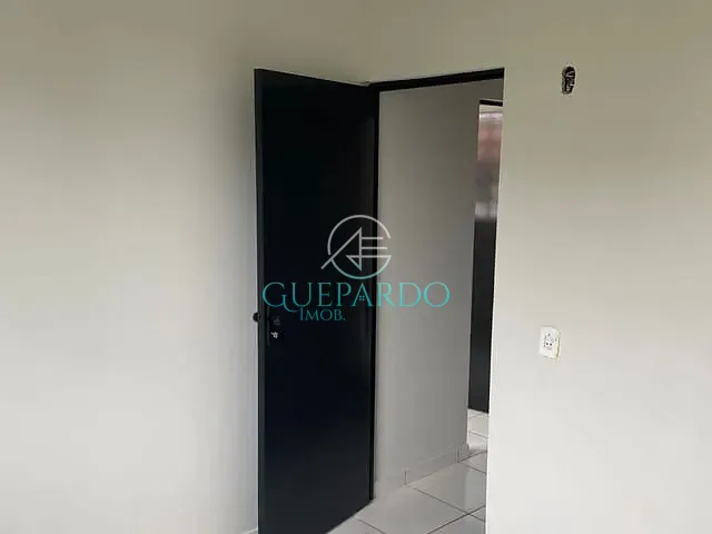 Sobrado com 100m² 3 quartos e 1 banheiro, à venda, no bairro Jardim Morumbi em Londrina
