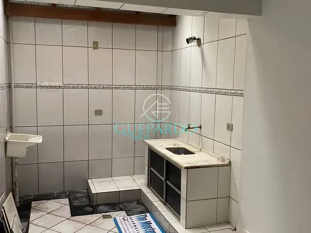 Sobrado com 100m² 3 quartos e 1 banheiro, à venda, no bairro Jardim Morumbi em Londrina