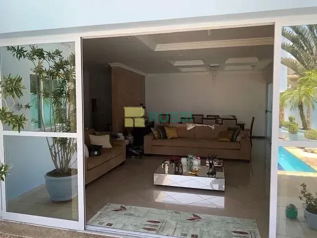 Sobrado com 460m² 4 quartos e 5 banheiros, à venda, no bairro Jardim Altos de Santana em Jacareí