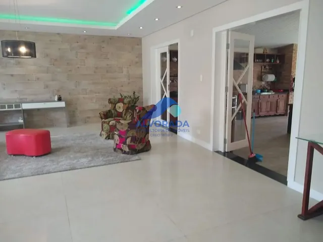 Sobrado com 750m² 4 quartos e 4 banheiros, à venda, no bairro Jardim Santa Maria em Jacareí