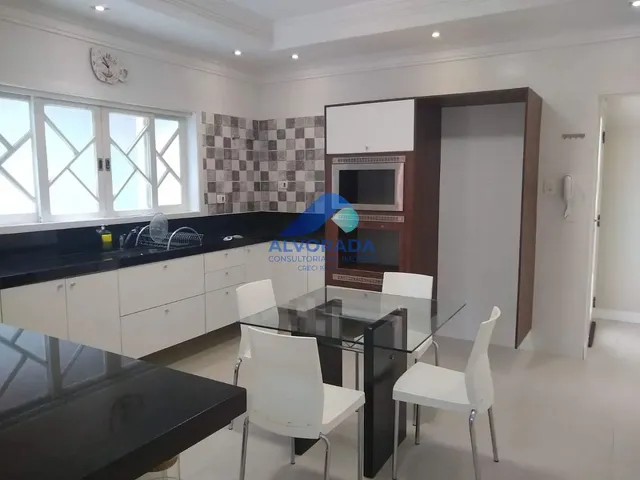 Sobrado com 750m² 4 quartos e 4 banheiros, à venda, no bairro Jardim Santa Maria em Jacareí