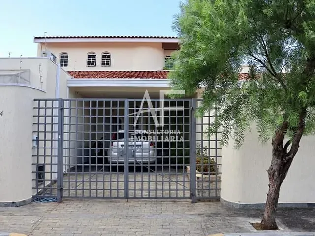 Sobrado com 510m² 4 quartos e 3 banheiros, à venda, no bairro Vila São Geraldo em Taubaté