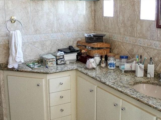 Sobrado com 302m² 4 quartos e 5 banheiros, à venda, no bairro Bandeirantes em Londrina