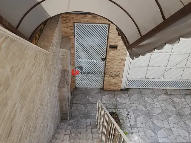 Sobrado com 210m² 4 quartos e 2 banheiros, à venda, no bairro Parque Tomas Saraiva em São Paulo