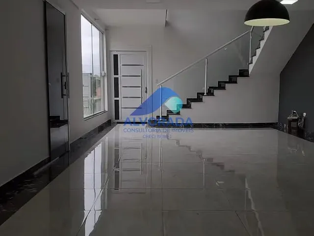 Sobrado com 256m² 4 quartos e 3 banheiros, à venda, no bairro Jardim Jacinto em Jacareí