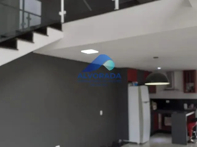 Sobrado com 256m² 4 quartos e 3 banheiros, à venda, no bairro Jardim Jacinto em Jacareí