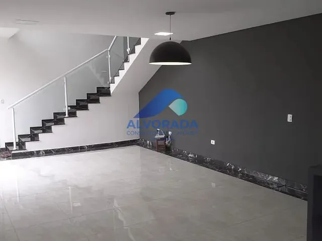 Sobrado com 256m² 4 quartos e 3 banheiros, à venda, no bairro Jardim Jacinto em Jacareí