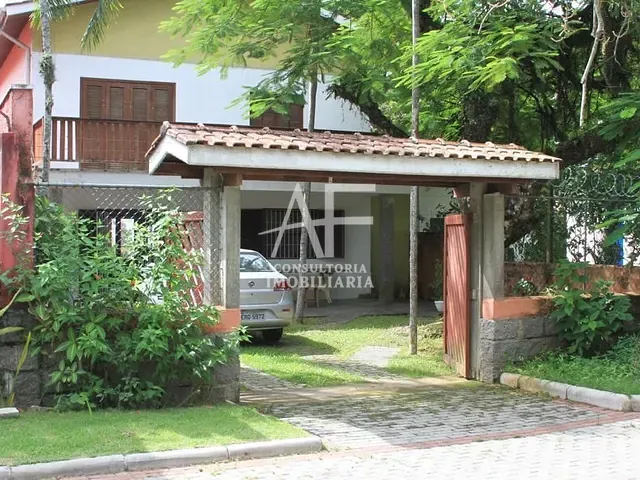 Sobrado com 330m², à venda, no bairro Centro em Ubatuba