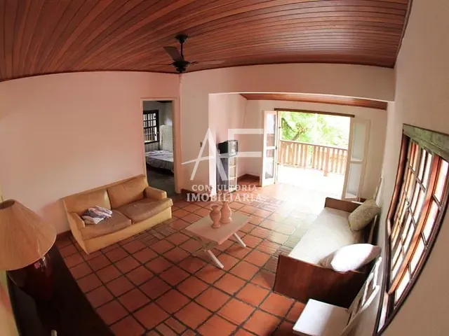 Sobrado com 330m², à venda, no bairro Centro em Ubatuba
