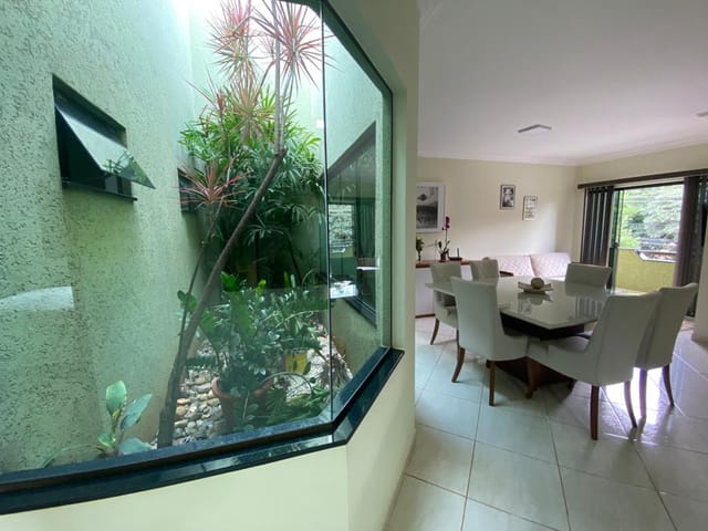 Foto do Sobrado - Sobrado à venda 3 dormitórios sendo 1 suíte, sala em 2 ambientes, cozinha planejada e área gourmet. Proximo ao Contour. Londrina | Guepardo Imob