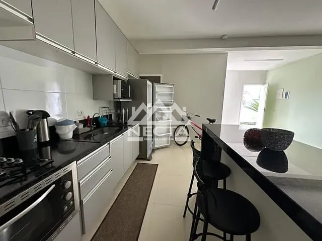 Sobrado com 105m² 3 quartos e 4 banheiros, à venda, no bairro Massaguaçu em Caraguatatuba