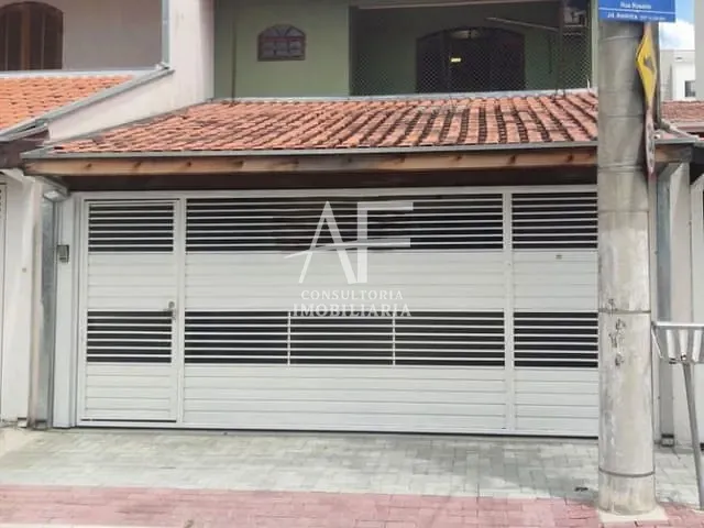 Sobrado com 241m² 4 quartos e 3 banheiros, à venda, no bairro Vila Mascarenhas em São José dos Campos