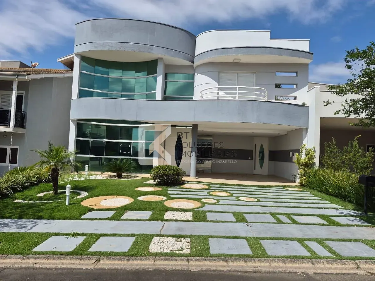 Sobrado, 4 quartos, 274 m² - Foto 1
