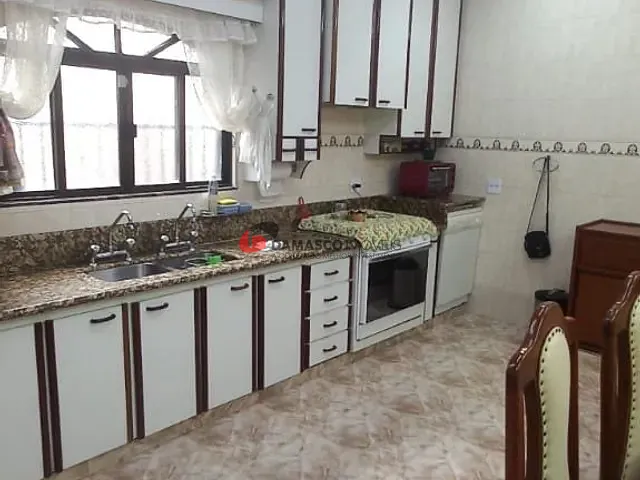 Sobrado com 220m² 3 quartos e 1 banheiro, à venda, no bairro Barcelona em São Caetano do Sul