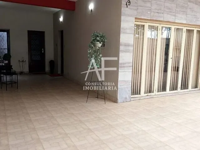 Sobrado com 253m² 3 quartos e 3 banheiros, à venda, no bairro Centro em Taubaté