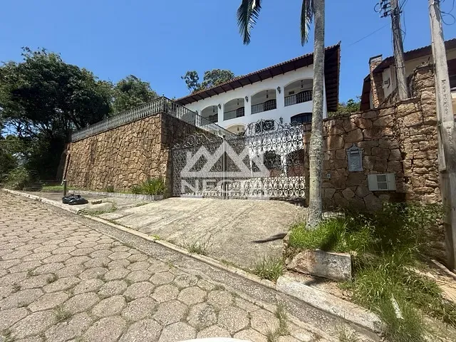 Sobrado com 1017m² 5 quartos e 4 banheiros, à venda, no bairro Praia do Arrastão em São Sebastião