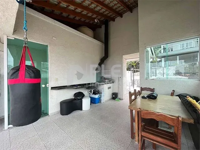 Sobrado 3 quartos e 4 banheiros, à venda, no bairro Vila Paiva em São Paulo