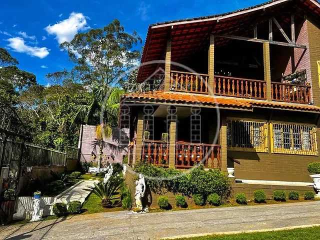 Sobrado com 846m² 3 quartos e 2 banheiros, à venda, no bairro Jardim das Palmeiras (Zona Sul) em São Paulo