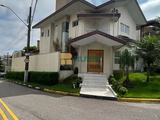 Sobrado com 430m² 3 quartos e 5 banheiros, à venda, no bairro Villa Branca em Jacareí