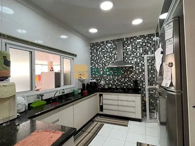 Sobrado com 430m² 3 quartos e 5 banheiros, à venda, no bairro Villa Branca em Jacareí