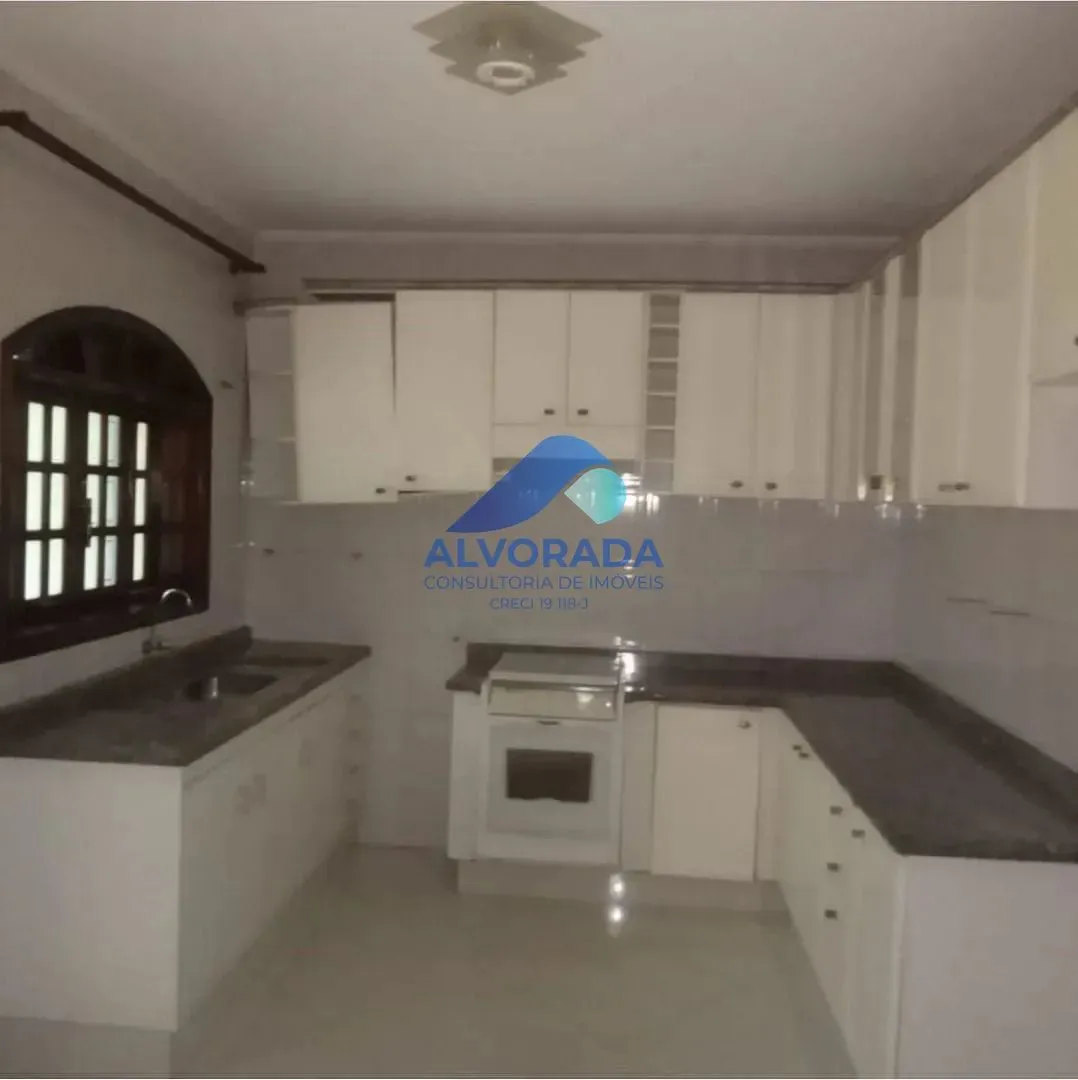 Sobrado, 3 quartos, 304 m² - Foto 1